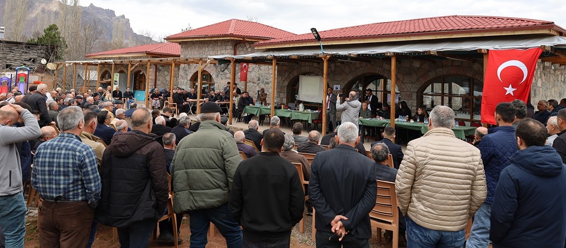 ÇEVRE KOMİSYONUMUZ ŞEBİNKARAHİSAR İLÇEMİZDE MERA VE TARIM ALANLARINA YAPILMASI PLANLANAN GES PROJESİNE KARŞI DÜZENLENEN EYLEME KATILARAK VATANDAŞLARIMIZA DESTEK OLDU
