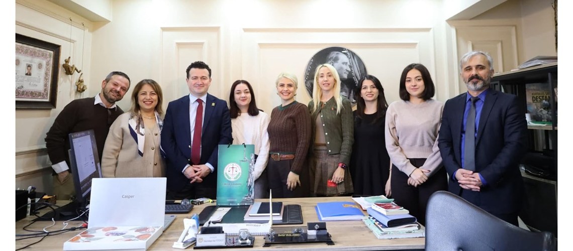 MESLEKTAŞIMIZ AV.BETÜL YASLANDI’YI BÜROSUNDA ZİYARET ETTİK