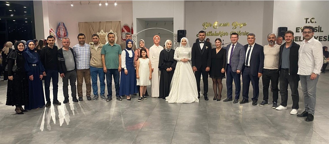 MESLEKTAŞLARIMIZ AV.TUĞÇE TOPAL VE AV.İBRAHİM TOPAL'IN MUTLU GÜNÜ