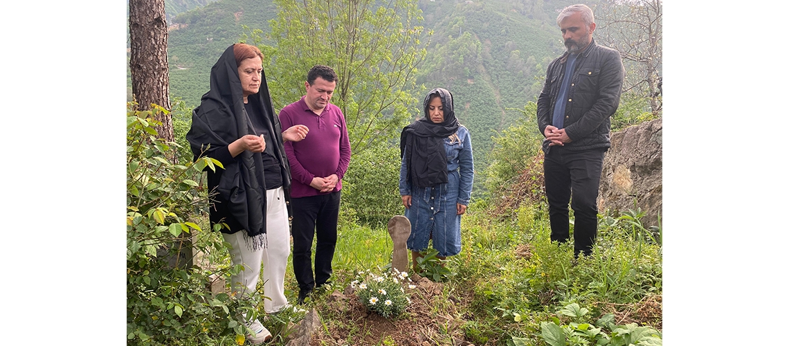 GİRESUN MERKEZ VE KÖYLERİNDE GEÇMİŞTEN BUGÜNE VEFAT EDEN TÜM MESLEKTAŞLARIMIZI KABİRLERİ BAŞINDA ANIP ÇİÇEK DİKTİK